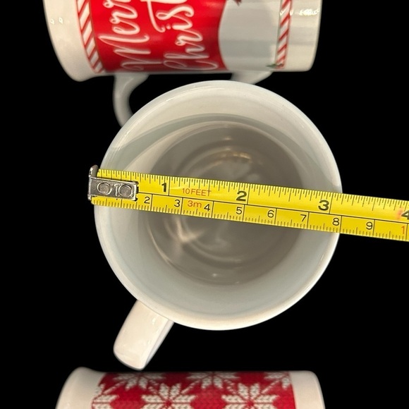 Royal Norfolk Greenbrier International Inc. - Set of 3 Christmas Mugs - Picture 6 of 6